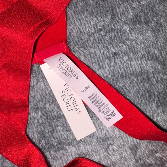 Victoria's Secret Vibrant Red Lingerie - Picture 3 of 4